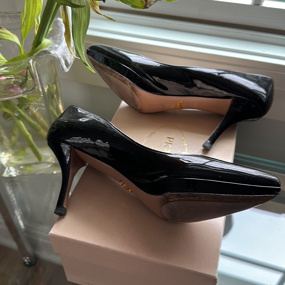 Prada patent leather black heels - Picture 4 of 14
